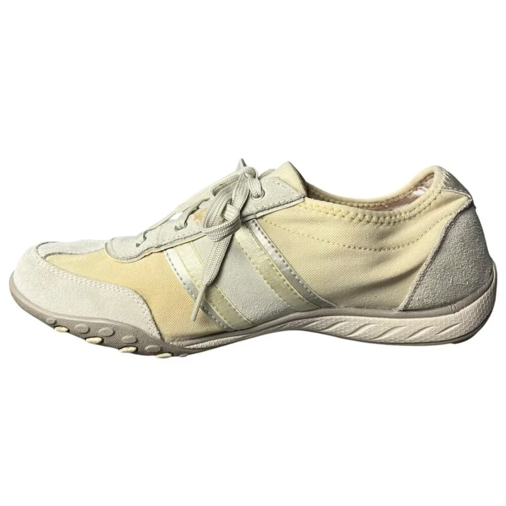 Skechers Size 9.5 Breathe‎ Easy Athletic Sneakers Beige White Sporty Leather